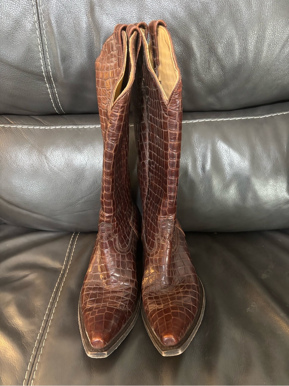 Classic Brown Idyllwind Croc-Embossed Women's Leather Boots size 7.5
